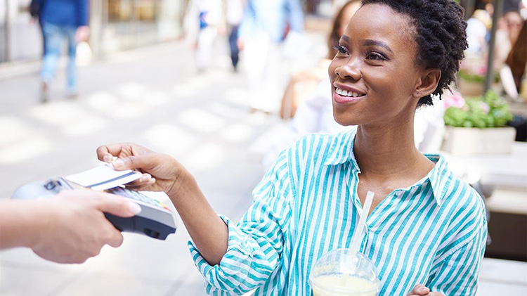 Cómo encontrar la tarjeta de crédito adecuada