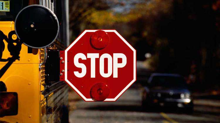 Consejos para la seguridad en el autobús escolar para pasajeros y conductores