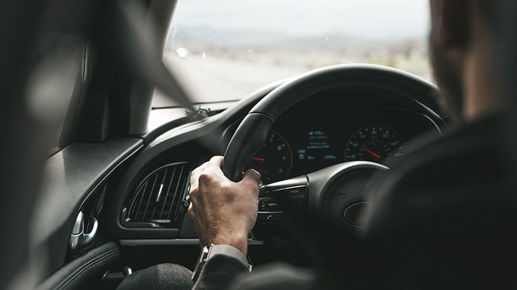 Cómo ser más cuidadoso al manejar